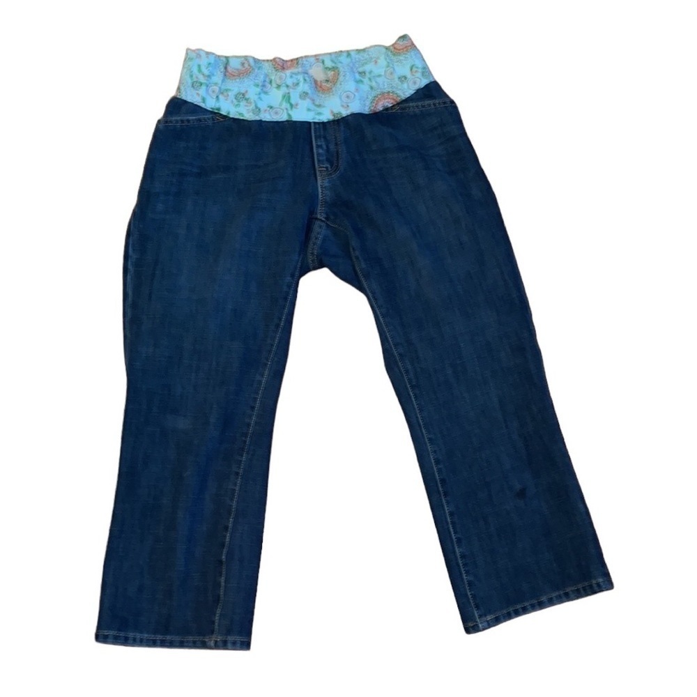 Gap women’s low rise dark wash maternity cropped jeans Size 6